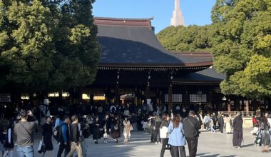 was there any controversy when the replica empire state building was built due to it being visible from meiji shrine?