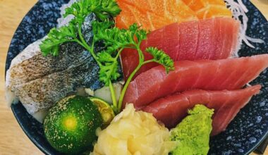 Sashimi platter that made me full today..