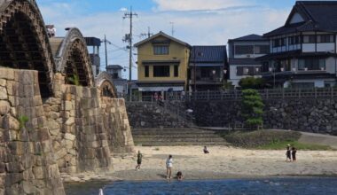 Kintai-kyō Bridge in the summer, Nishiki River, Iwakuni City, Yamaguchi Prefecture [OC]