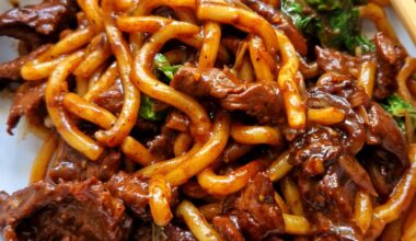 Easy Black Pepper Beef Udon