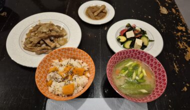 I made satsumaimo gohan, miso soup, shogayaki, wakame salad, and bamboo shoots okaka-ni!!