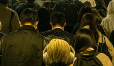 Tokyo Metro, Part of the Crowd