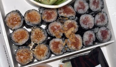 Spicy salmon, spicy tuna, and tuna roll