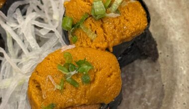 Uni Sushi & Uni / Ikura sushi @ sushi song davie