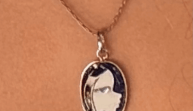 Help identifying a cameo necklace from Tō-ji flea market (Kyoto)