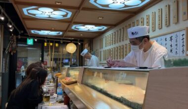 A lively and delicious neighborhood recommended for your Japan trip. Savor sushi and yakitori in Asakusa.