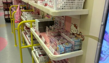 Hello Kitty Shinkansen.