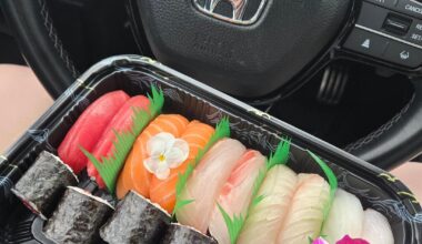 What type of fish are the three pairs on the right? Especially the one in the second pic, it was particularly delicious!