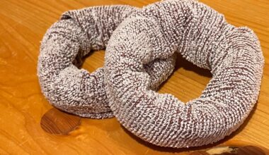 I always end up making a donut out of the oshibori at Komeda Coffee