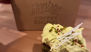 i enjoy this pistachio berry dessert from Zhyvago