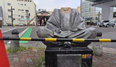 Drunk police officer suspected of beheading Hideyoshi statue