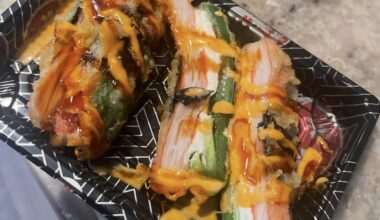 Fried jalapeños with crab, cream cheese and spicy mayo.