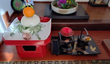 Kagami-mochi and Otoso ware