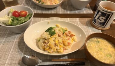 My husband’s "Triple Lettuce Feast" to heal from a busy day. Lettuce fried rice, salad, and egg soup. Simple and so comforting! 🥗🍳✨ [OC]