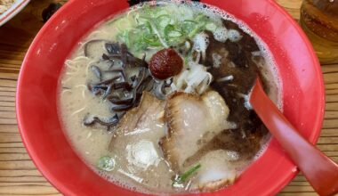 First ramen of 2026.  880 yen rich broth tonkotsu ramen in Munakata, Fukuoka