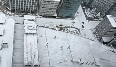 Stuck in Sapporo. Looked down the track and understood why JR stopped 🥶