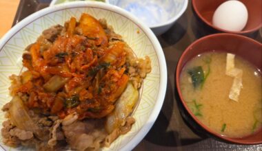 Kimchi Gyudon (Beef bowl) at Sukiya for lunch today. Simple but always hits the spot.
