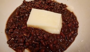 Zenzai is a dish made by adding mochi to red bean soup (Oshiruko). What is your most moving experience with food?