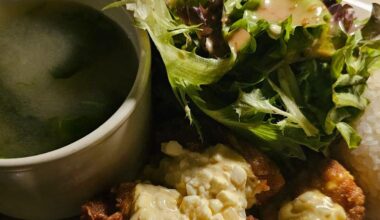 What is this leaf green that's used in a lot of japanese salads?