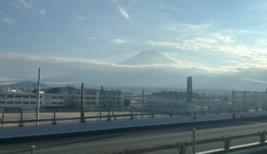 Mt. Fuji started showing itself when my family already headed to the bus back to Shinjuku, oh shucks.