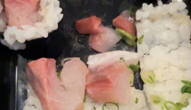 Is this normal coloring for hawaiian yellowtail?