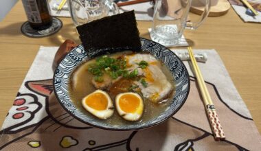 Homemade tonkotsu ramen (and pictures of the process)