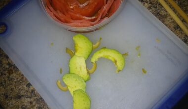 I have zero camera skills. I am gonna call this "Tuna rose"