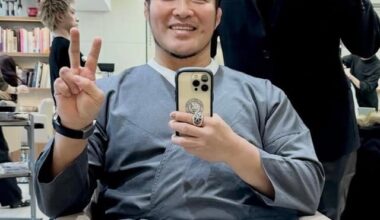 After a week of teasing the haircut, “cool Uncle” Tanahashi has arrived