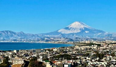 It was such a clear day today that you could see all the way from The Shonan Coast to The Izu Peninsula. Usually the horizon is just the ocean!