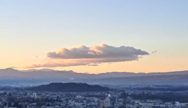 Mt. Fuji appeared on a clear day in Nagano Prefecture.