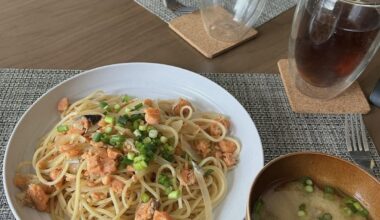 【過去作】今日は私が作った成功作を紹介します☺️シャケと玉ねぎの和風パスタです🐟🧅🍝 (Archive: Today I'm sharing one of my personal best! Japanese-style salmon and onion pasta made by me.)