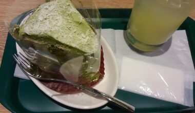 Coffee and cake at PRONTO cafe in Japan