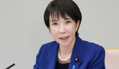 Japan's average annual income is roughly the same as 30 years ago, yet cigarette prices are 2.5 times higher and consumption tax is more than 3 times higher. A list of inflation rates worsening under the Takaichi administration