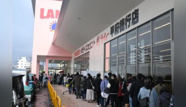 "La-Mu," a discount bento shop selling lunch boxes for 198 yen, opens in Kofu City... First store in the Tokyo metropolitan area, attracting a line of over 200 people