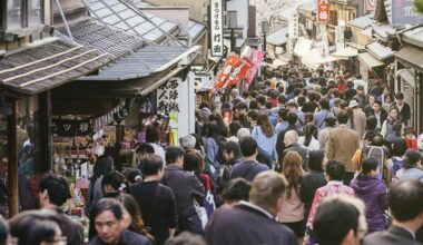 Popular Japanese city Kyoto shuts down view it’s completely overcrowded, has too many tourists