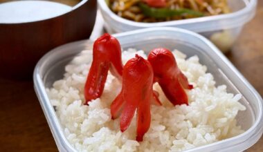 お昼は焼きそば弁当がおいしいです。