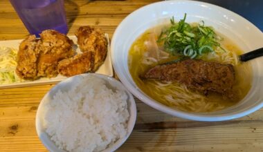 Japan, Matsumoto City, Nagano Prefecture, "Gattabouzu" - Fatty tuna innards, rich ramen, fried chicken set meal, 1,200 yen