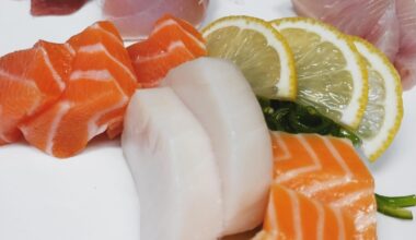 Sashimi plate with Big eye Tuna, Albacore Tuna, Tataki Tuna, Hamachi, Salmon, Escolar, Ocean Trout 😋. Not AYCE and very reasonable priced. $17.99 🔥