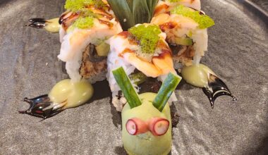Chef made my sushi into a sea turtle 🐢