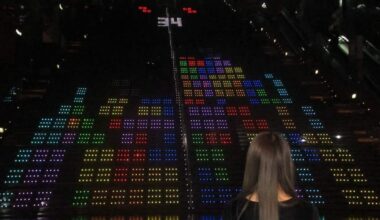 Giant "Tetris" Appears on the Grand Staircase of Kyoto Station Building – 500 Yen per Play, 2-Player Battles Also Possible