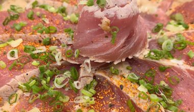 Tuna Tataki with mayo ceviche sauce and green scallions