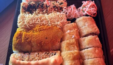 Is it just me, or is cooked sushi seriously underrated? 🍤🥢