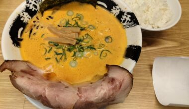 Ippan-ken’s yellow tonkotsu ramen in Japan 🍜 – creamy pork bone soup