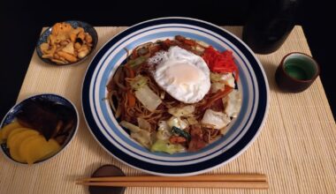 Yakisoba + Yakisoba pan (Midnight Diner)