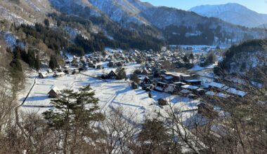 Shirakawa-go looked straight out of a dream ❄️☃️