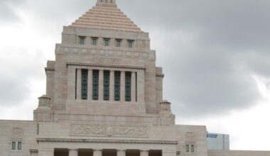 An unusual battle is raging within the Liberal Democratic Party over the retrial system; both sides are warning each other that "they should compromise," and there is opposition to the Ministry of Justice's proposal as a "trick of words." Will a resolution be reached on May 7th?