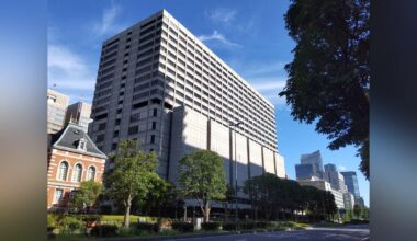 Tokyo District Court rules that a divorced couple must split the cost of pet food and other expenses for their toy poodle