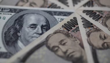 The government and the Bank of Japan intervened to buy yen on the 30th, following an "ultimatum" from the Finance Minister and others, according to sources.