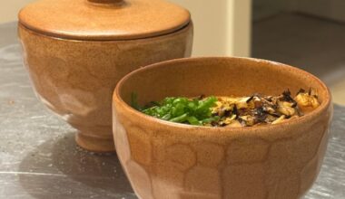 A friend handmade chawanmushi dishes and small bowls for me.
