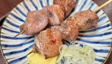 liver yakiton(salt flavor) tastes best when topped with green onions, ginger, and sesame oil.